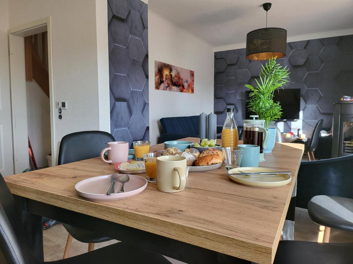 Modernes Behagliches Haus Mit Kamin, Terrasse Und Garten Magdeburg Exterior photo